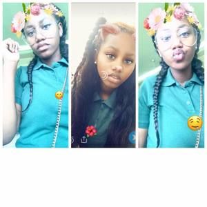 Meet your Posher, Alexis