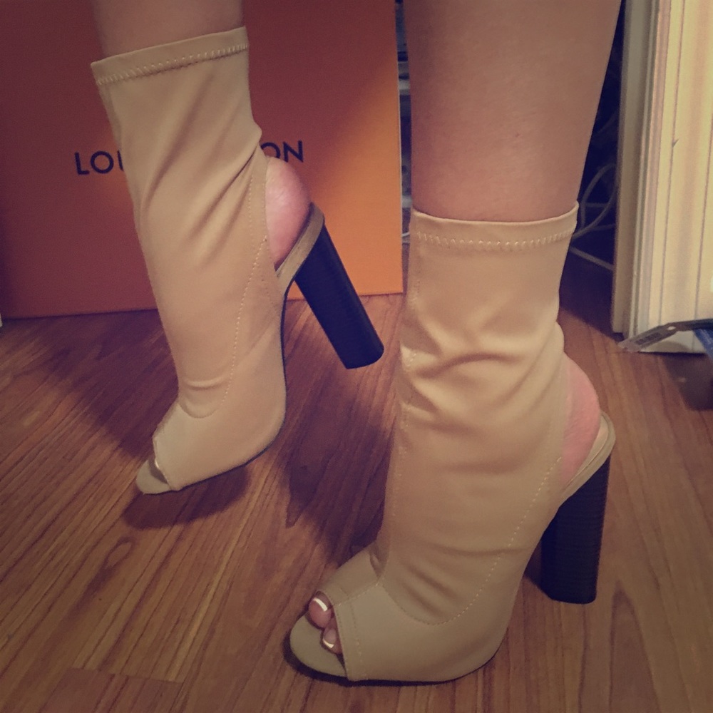 New Open toe heel boots !