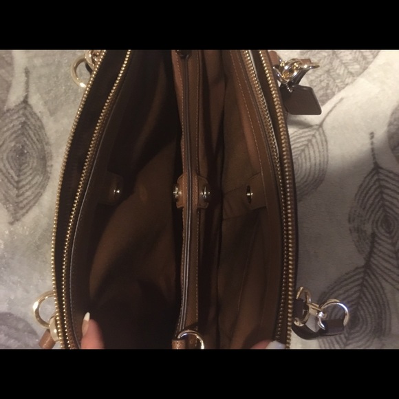 Coach Purse!! - Picture 4 of 6