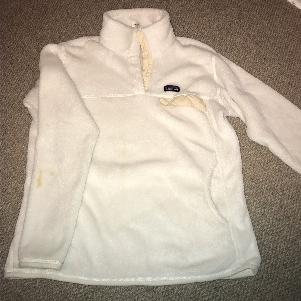 White Fluffy Patagonia Pullover