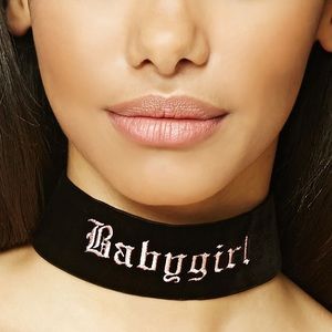 Forever 21: Edgy ~Babygirl~ Choker💅🏻💁🏻