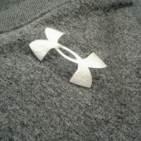 under armour long sleeve - Picture 2 of 4