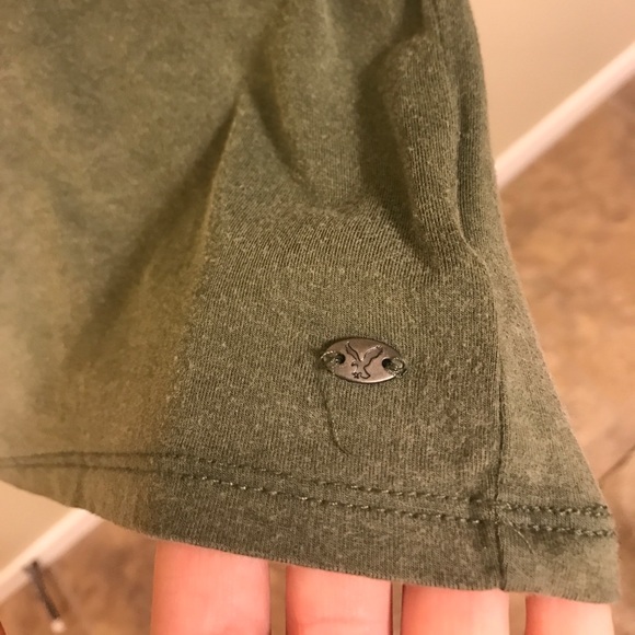 army green basic tee - Picture 2 of 5