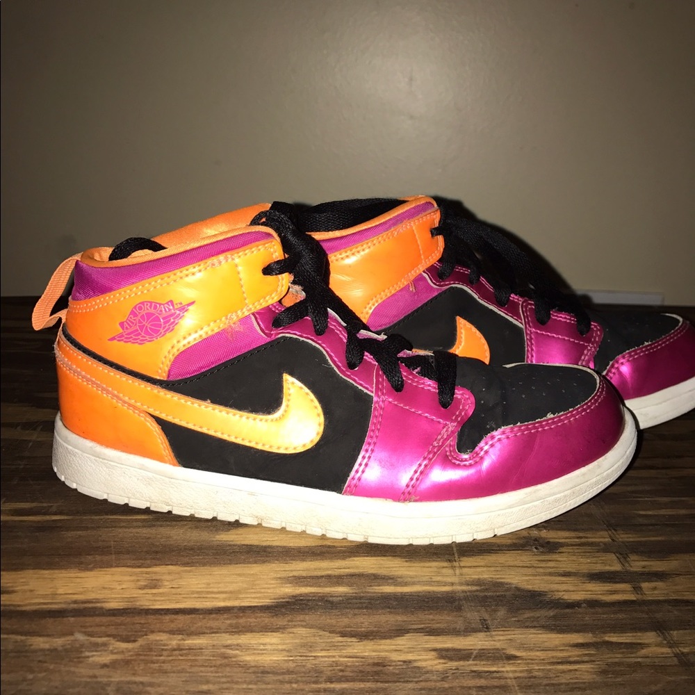 Girls Air Jordan retros size 2.5Y