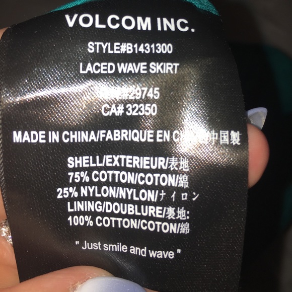 Teal Volcom never worn mini skirt. Size 5 - Picture 6 of 7