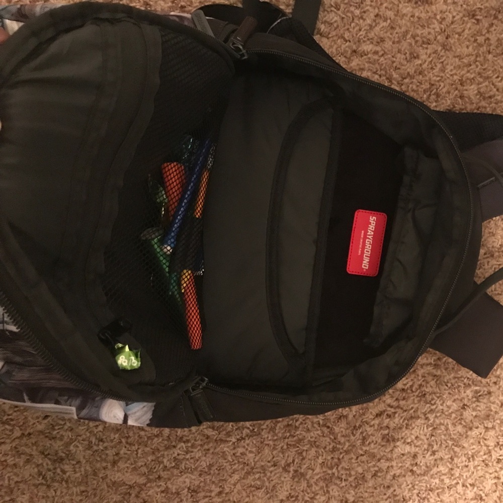 Backpack - Picture 4 of 4