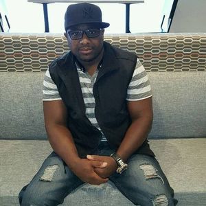 Meet your Posher, Troy