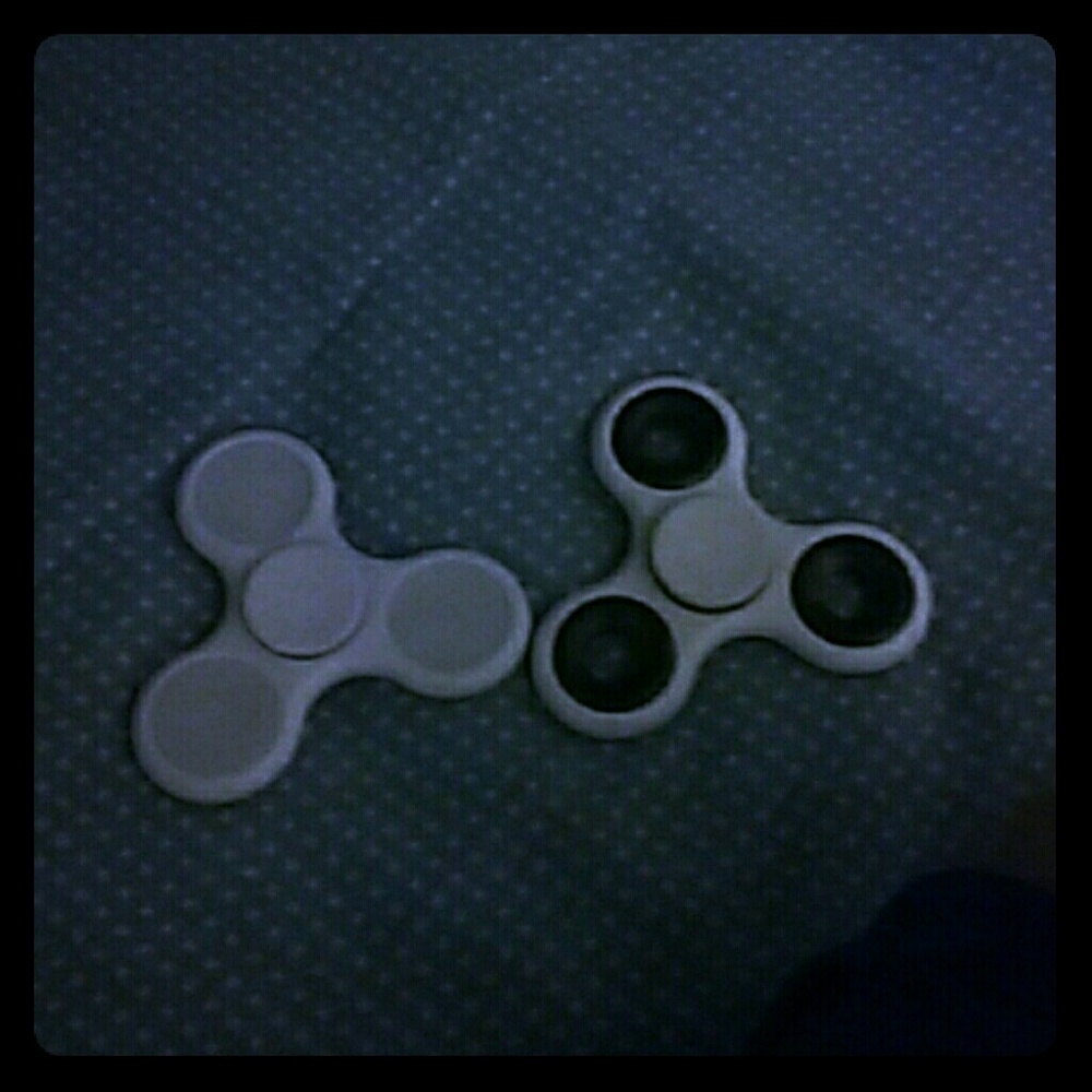Fidget spiners - Picture 1 of 1
