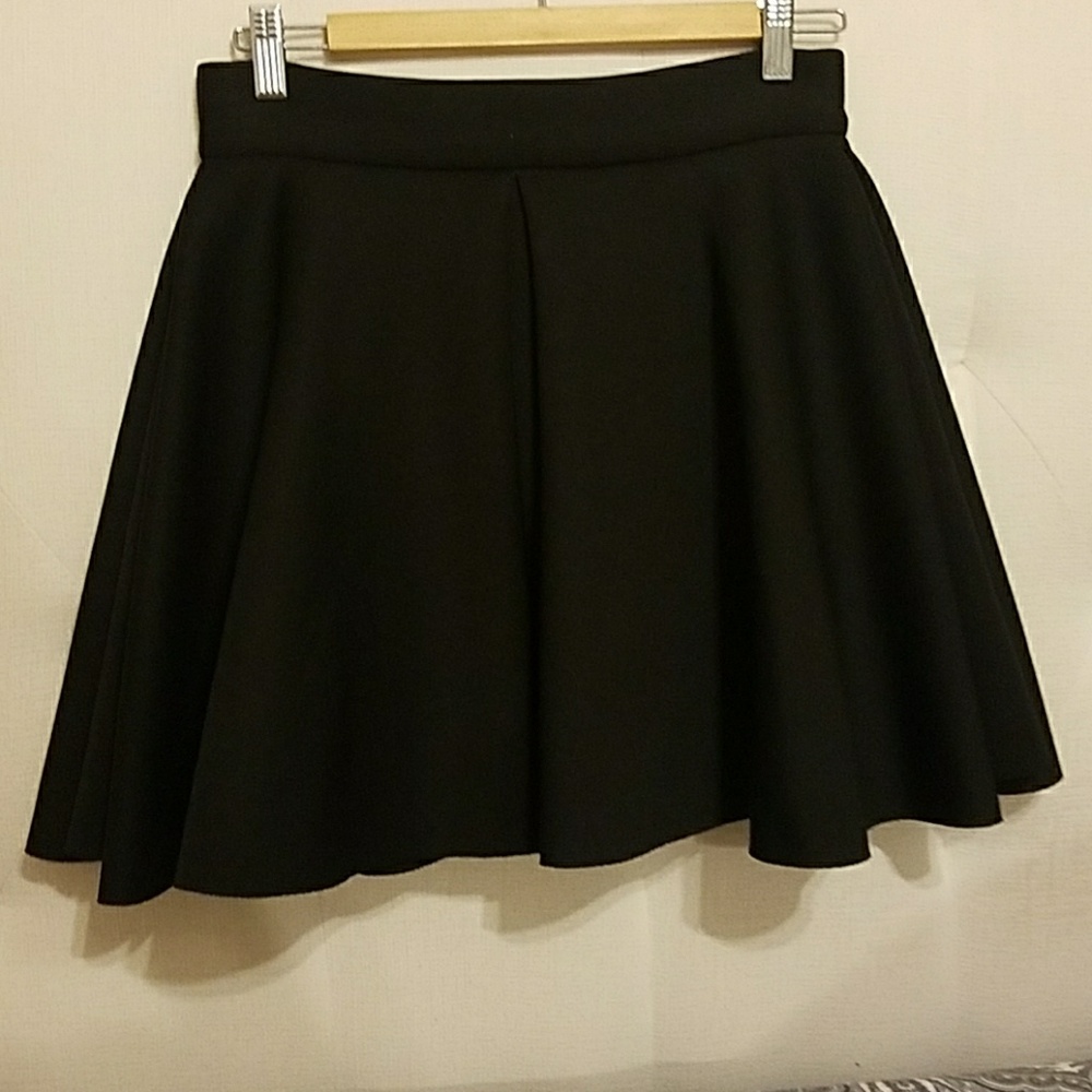Bar III short black skirt