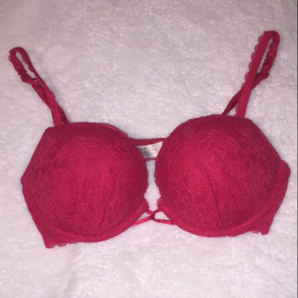 Red lace Victoria secret bombshell bra