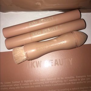 ❤️SOLD❤️ KKW Beauty Cremè Contour Kit LIGHT