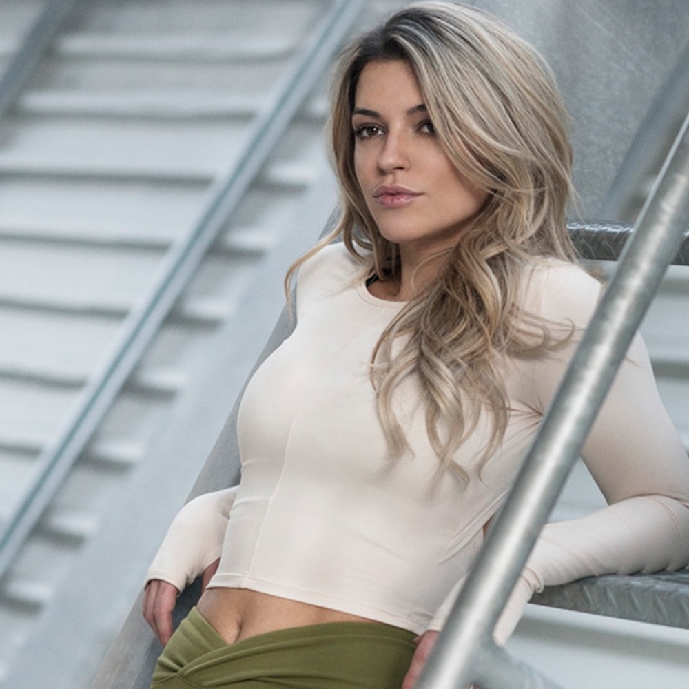 Gymshark/Nikki backdrop crop