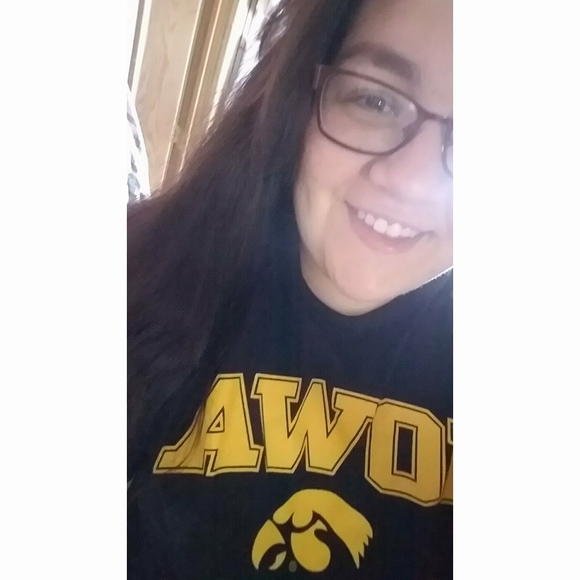 Meet your Posher, Nicole - Picture 1 of 1