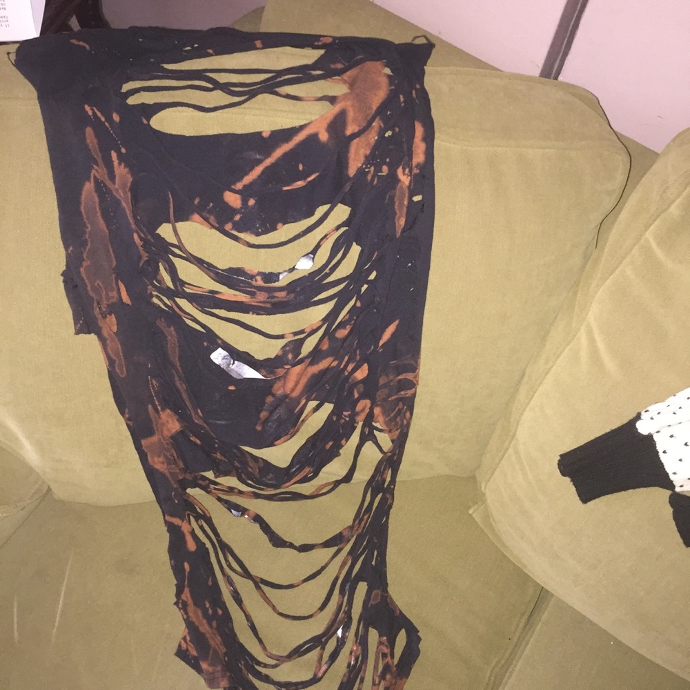 Destroyed TShirt - Picture 2 of 2