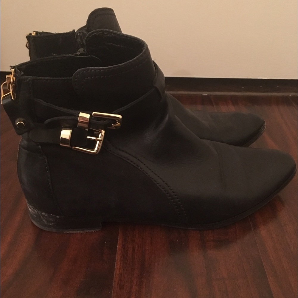 Pointed toe black leather ankle booties
