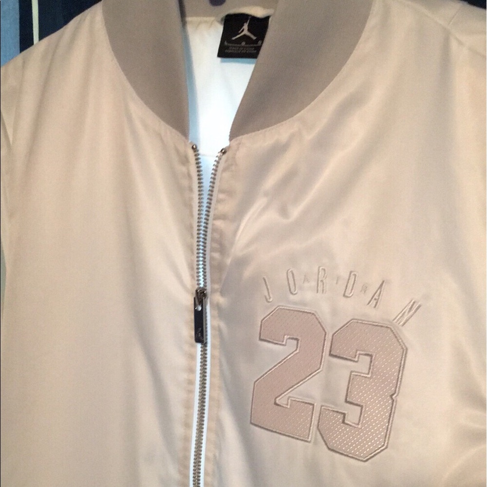 Like new Nike Air Jordan Bomber 6 size large