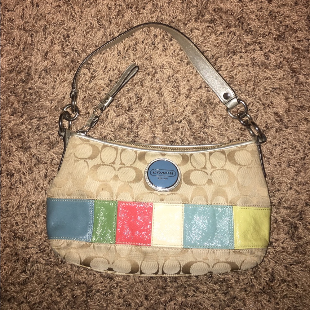 Really cute Coach purse! Perfect for any outfit!