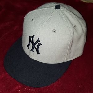 New York Yankees Grey Fitted New Era Hat