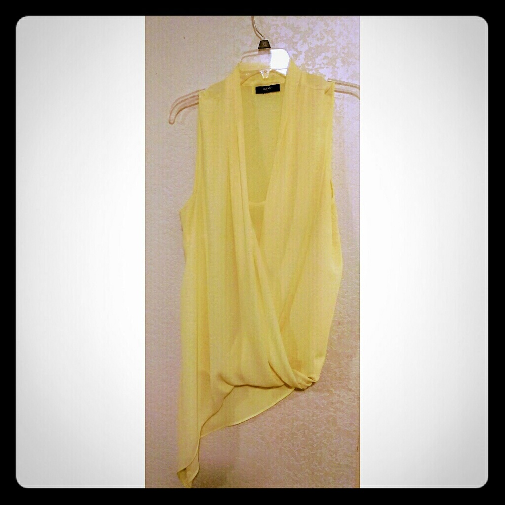Alfani Yellow sleeveless shirt