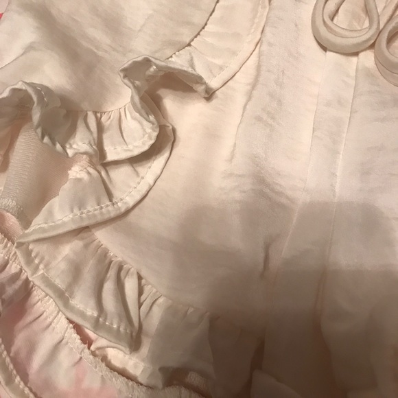 flowy shorts - Picture 2 of 4