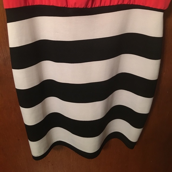 Cute Dress 👗 - Picture 4 of 5