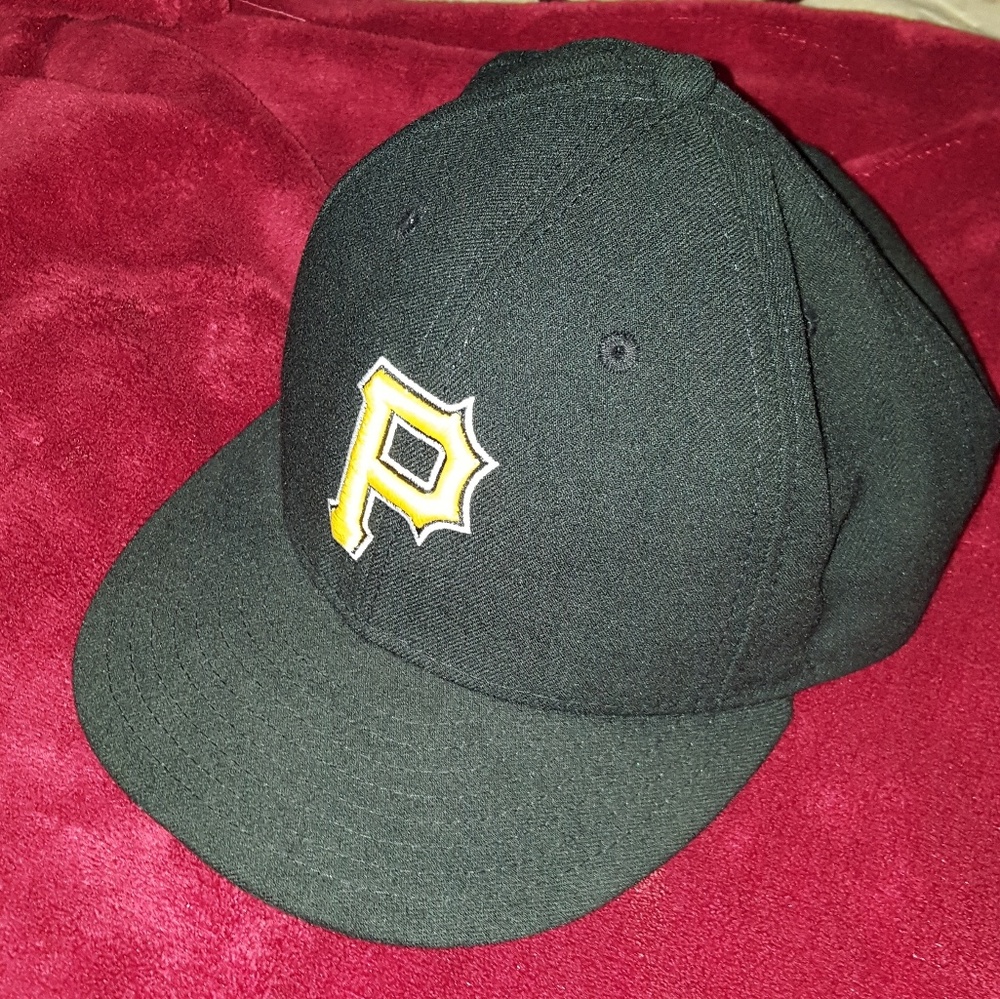 Pittsburgh Pirates New Era Fitted Hat 7 3/4
