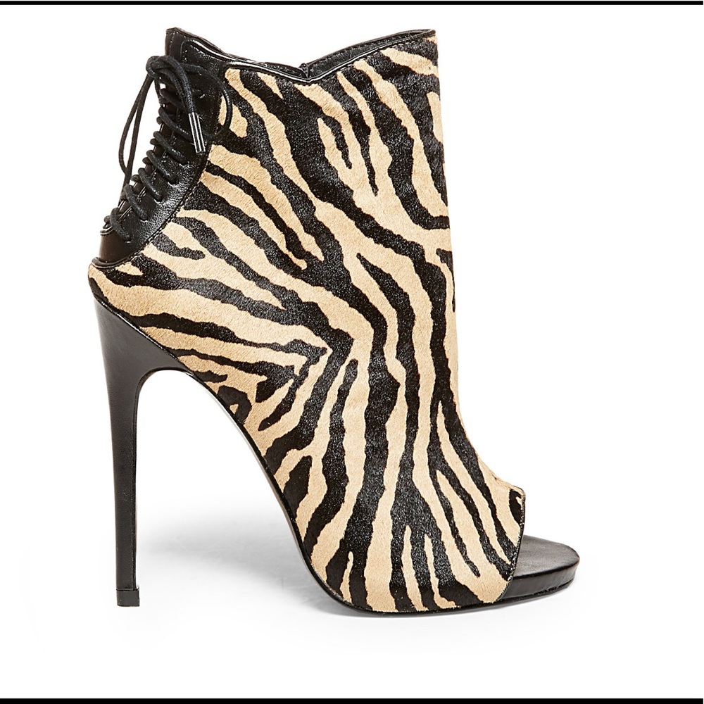 🚨🚨SOLD🚨🚨 Steve Madden Korsett Tiger 🐯 Booties - Picture 3 of 8