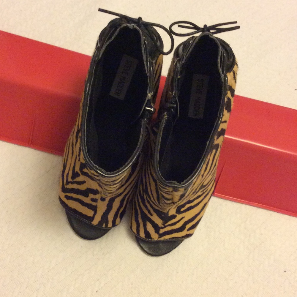 🚨🚨SOLD🚨🚨 Steve Madden Korsett Tiger 🐯 Booties - Picture 5 of 8