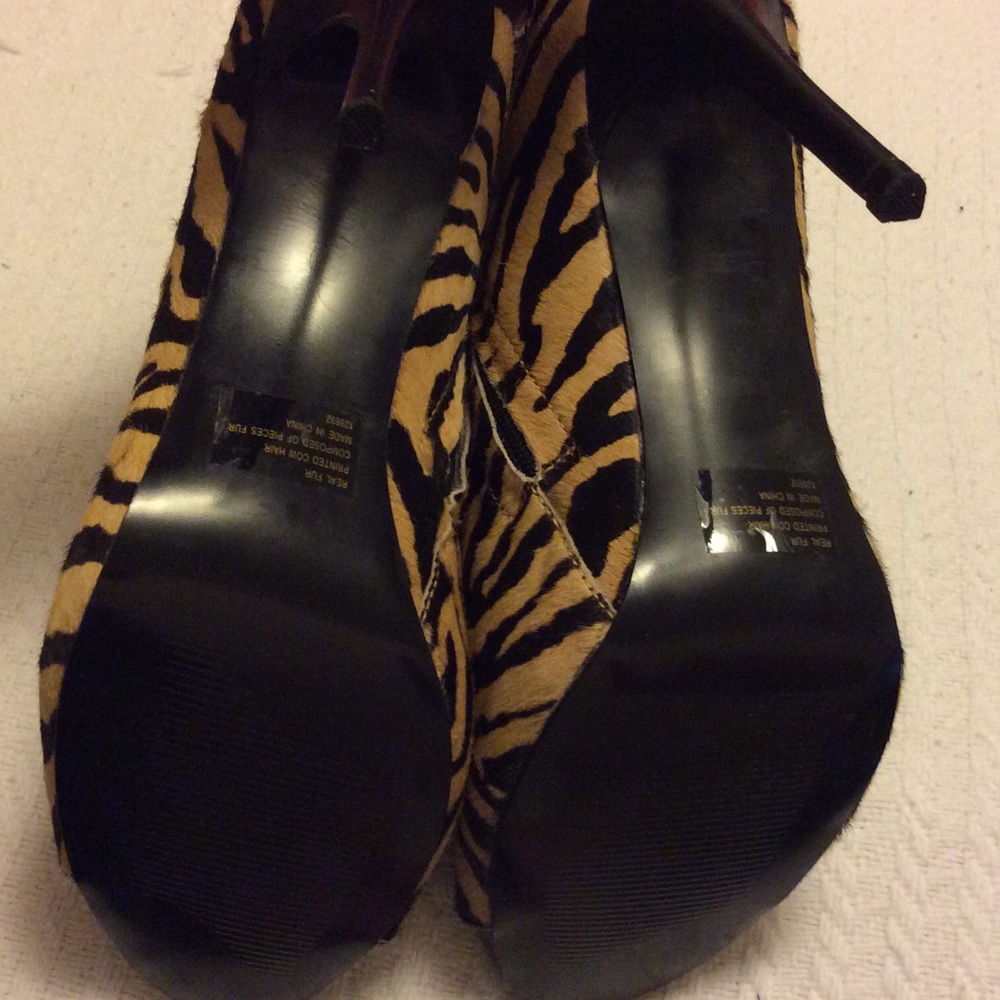 🚨🚨SOLD🚨🚨 Steve Madden Korsett Tiger 🐯 Booties - Picture 8 of 8