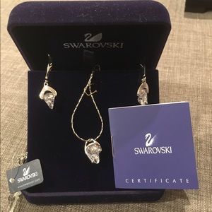 Swarovski white stone set