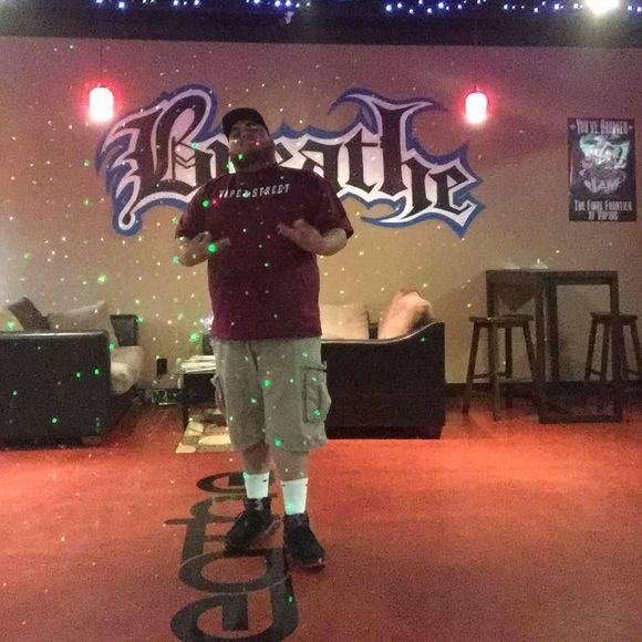 Meet your Posher, Juan - Picture 1 of 1