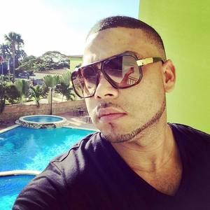 Meet your Posher, Adrian