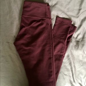 Maroon Wunder Under leggings size 2