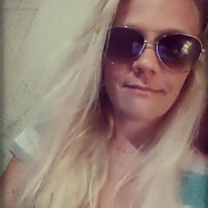 Meet your Posher, Apryl