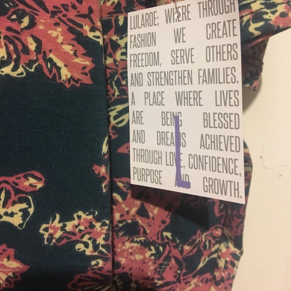 NWT Lularoe Irma Brand Floral Print - Picture 3 of 4