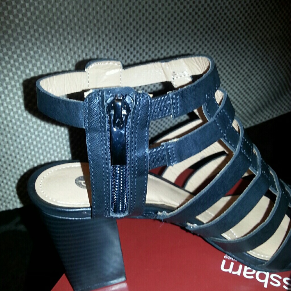 Sandals - Picture 2 of 4