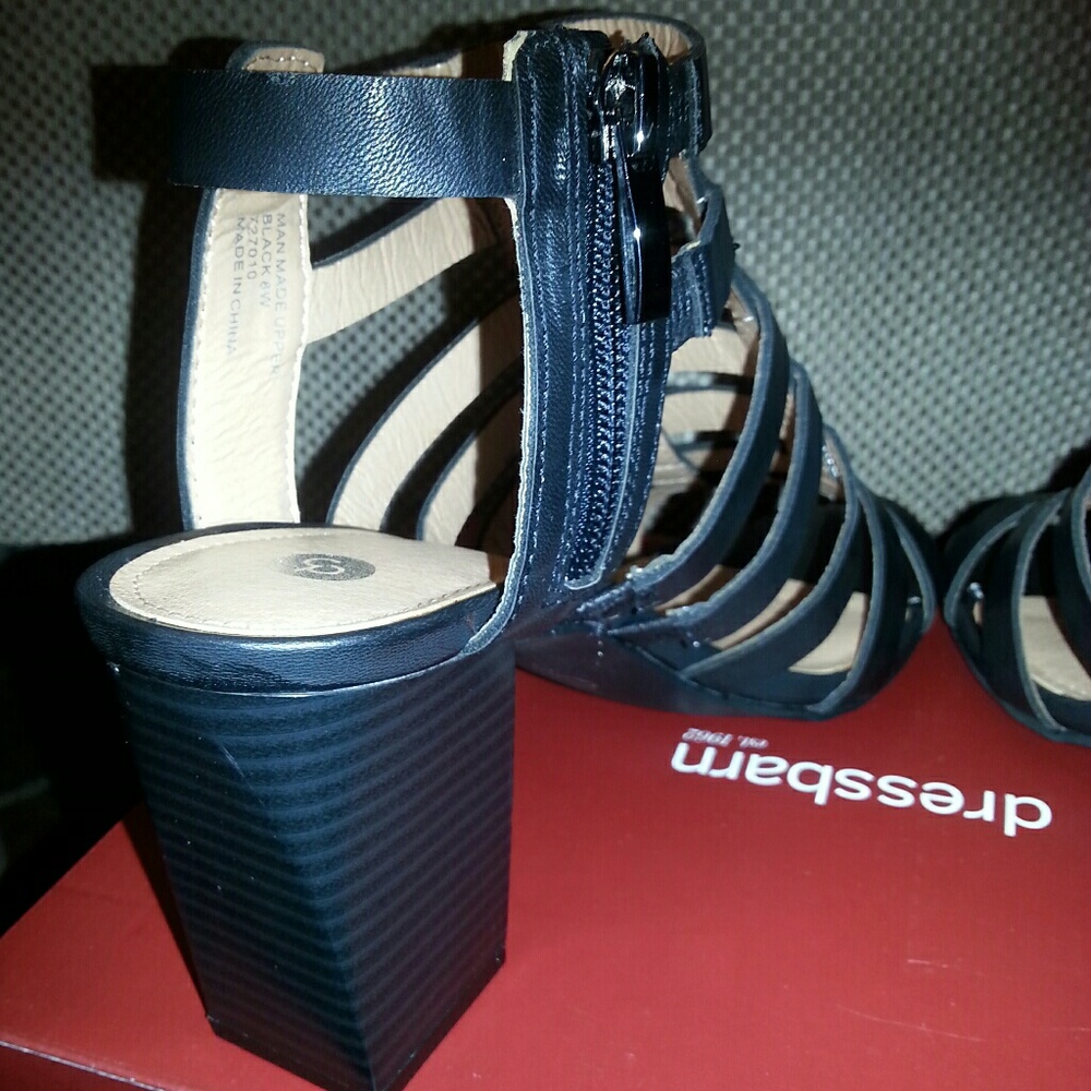 Sandals - Picture 3 of 4