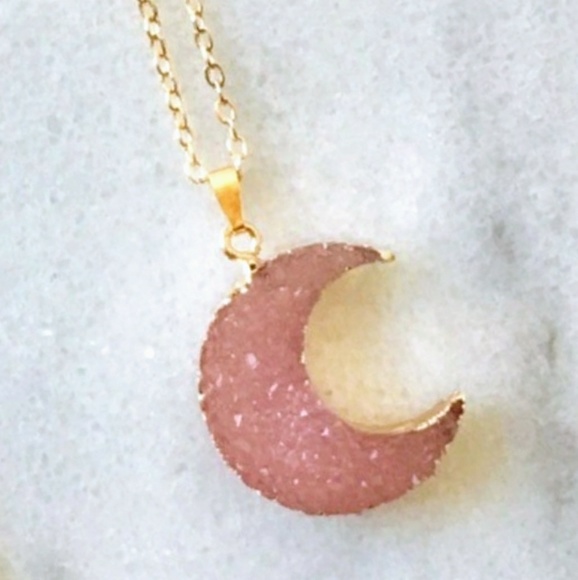 LAST ONE🌛CRESCENT🌜MOON NECKLACE 📿 - Picture 4 of 5