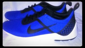 NIKE LUNARESTROA 2 ESSENTIAL size 14