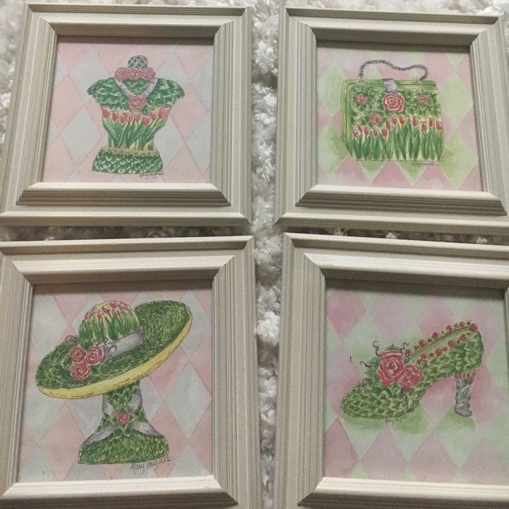 Set of 4 gorgeous pictures in frames