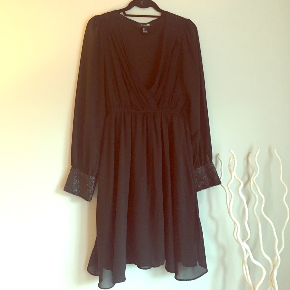 🆕 Black V-Neck Dress with Sequin Sleeve Detail