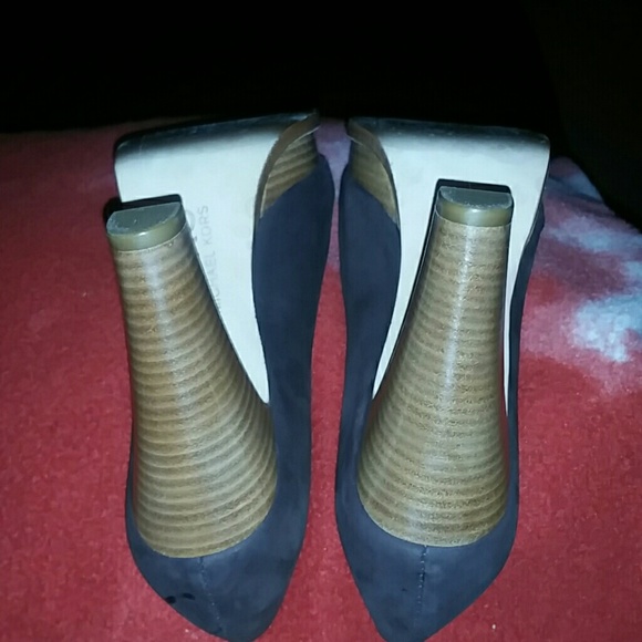 "Micheal Kors" Heels - Picture 2 of 3