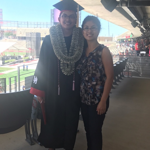 Meet your Posher, Ozelle - Picture 3 of 3