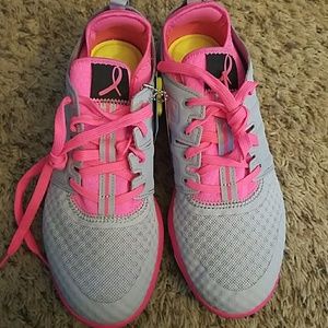 Reebok Cloudride DMX breast cancer awareness 8.5