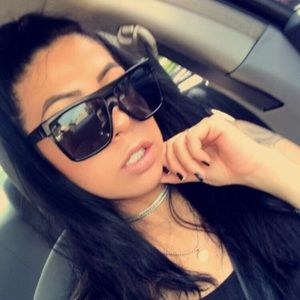 Meet your Posher, Adriana