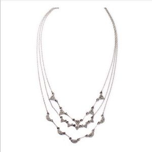 Stella and dot necklace nwot