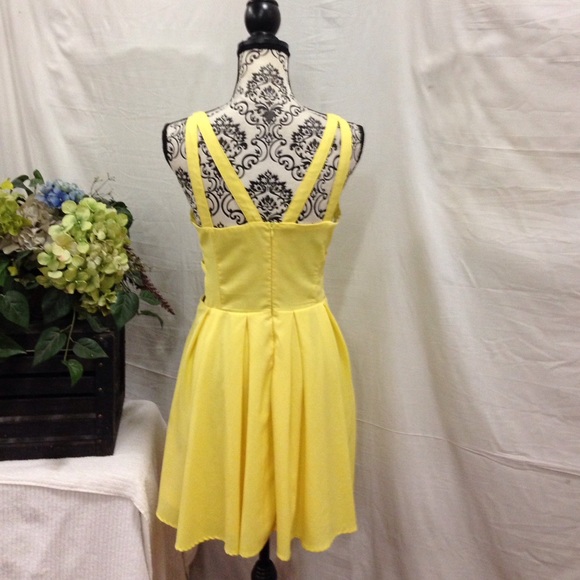 ⭐️SOLD⭐️XTaren Sunshine Yellow Criss Cross Side - Picture 2 of 4