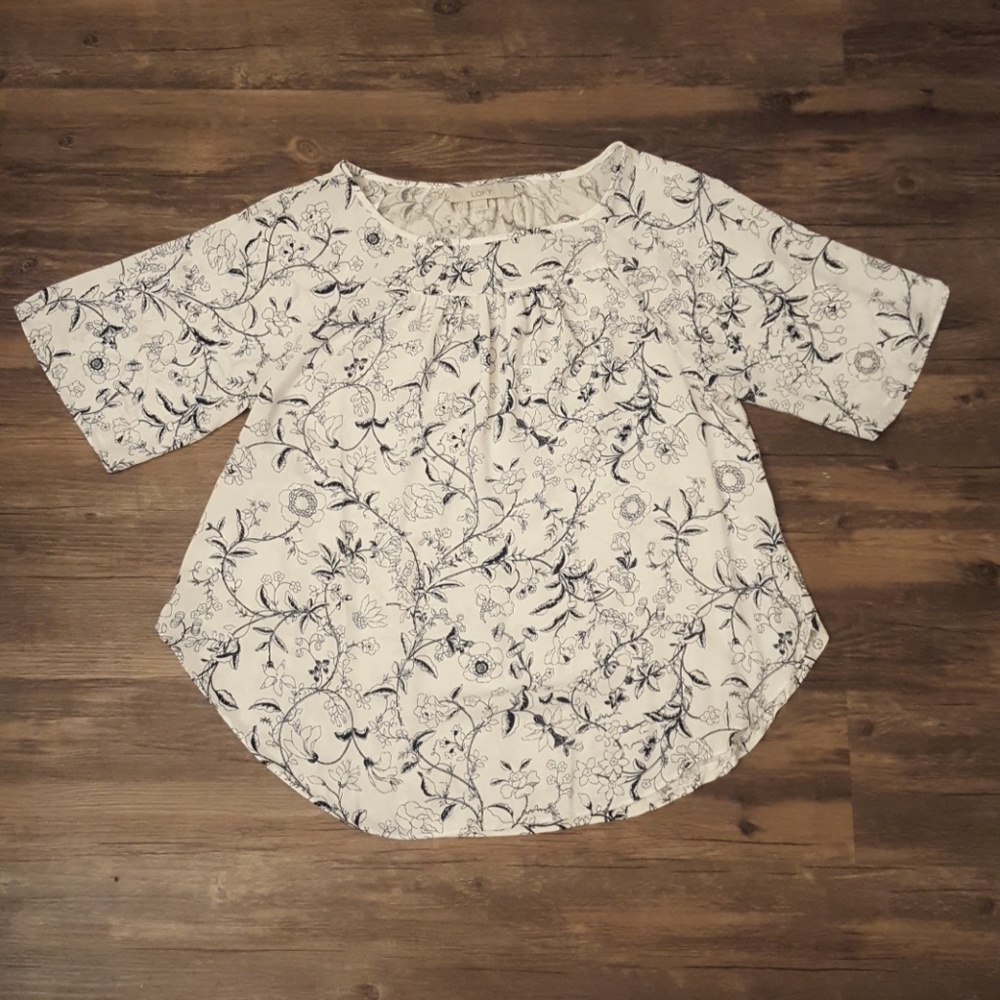 LOFT White/Blue flower print Shirt Sz M