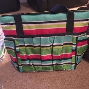 Thirty-one gifts new day tote in preppy pop.