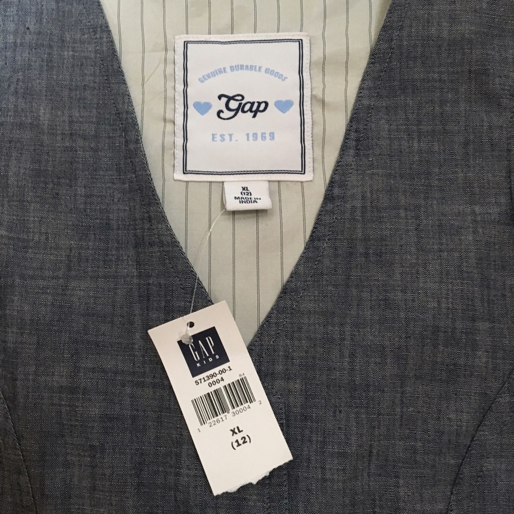 GAP vest new with tags. - Picture 6 of 6
